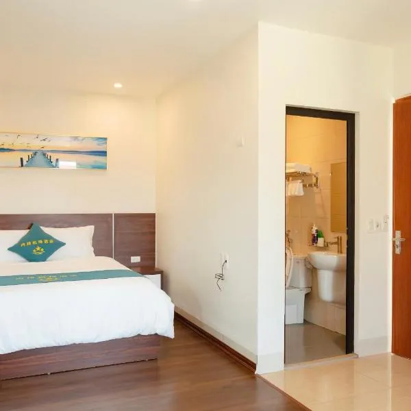 NOI BAI AIRPORT Hotel-内排华星酒店, hotel in Hanoi
