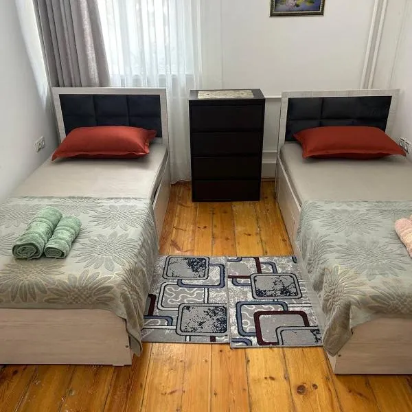 Humo Family Home - отдельная комната в общей квартире, hotel in Tashkent