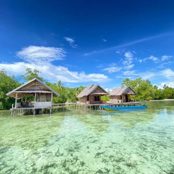 Senjahomestayrajaampat, hotel v destinaci Fam