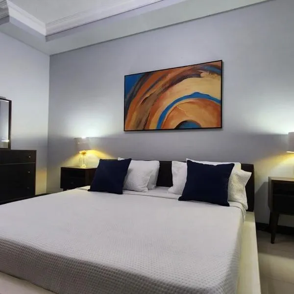 Luxury 2-Bedroom Suite adjacent AC Marriott Hotel New Kingston – hotel w mieście Kingston