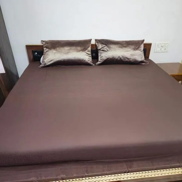 Agrima palace, ξενοδοχείο σε Rewa