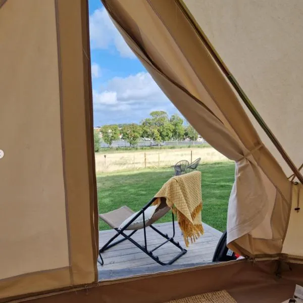 Bergs Slussar Glamping, hotel in Vreta Kloster