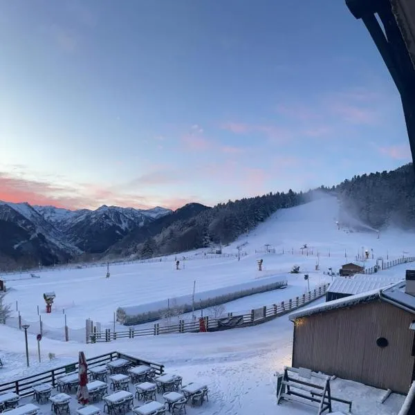Appartement vue sur les Pyrénées 4pers aux pieds des pistes, hotel in Ax-les-Thermes