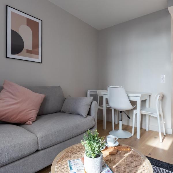 Take It Easy in This Stylish Architect Flat, Paris