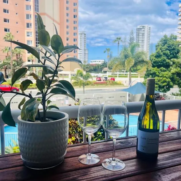 Beautiful Broadbeach Living!，位于黄金海岸的酒店