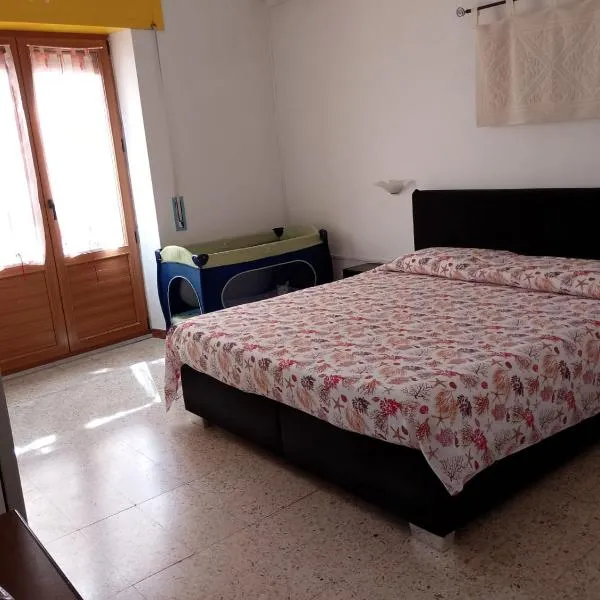 Affittacamere Casa Chiara, hotel v destinaci SantʼAntìoco