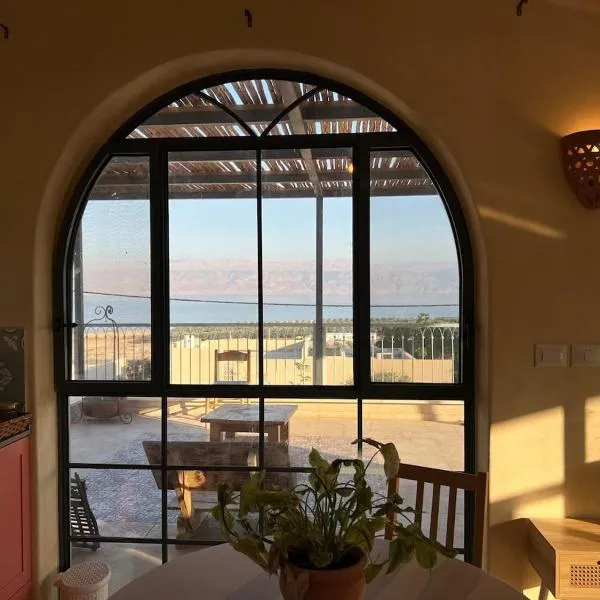 ים ומדבר, Hotel in Ovnat