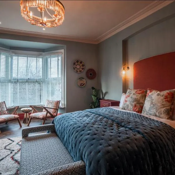 Luxury Seaside 5 Bed - 10 Mins Walk to Beaches, ξενοδοχείο σε New Brighton