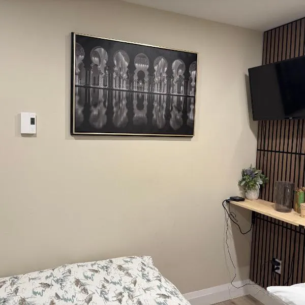 Studio unit with private entrance, 2 bed 1 bath, hôtel à Saint-Jean