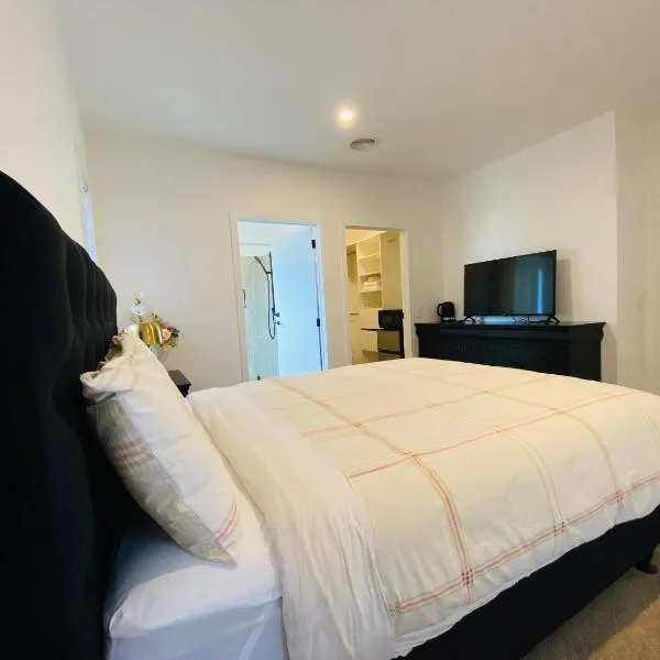 Ensuite at new property，陶波的飯店