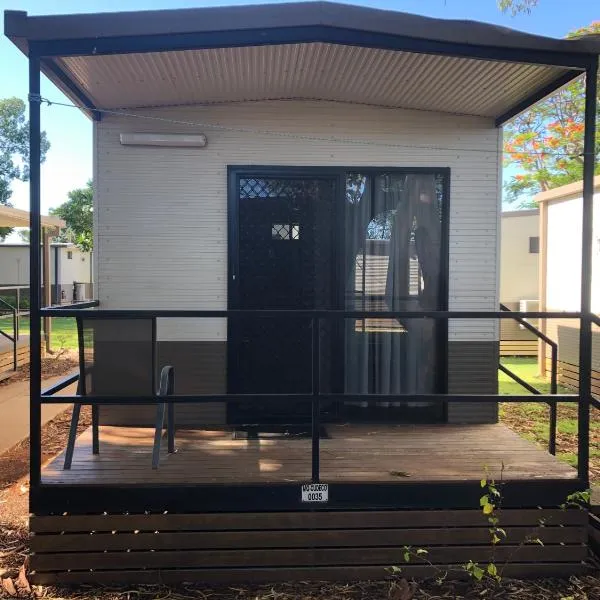 Happy Jacks Cabins and Offices、クロンカリーのホテル
