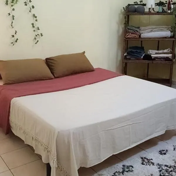 Charmant appartement situé airport, Hotel in Pamandzi