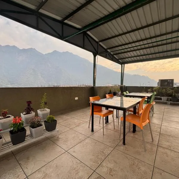 Back Stayz Laxman Jhula, ξενοδοχείο σε Rishīkesh