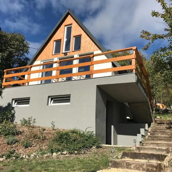 Panorama Wooden Cabin - Hot Tub, hotel in Szentendre