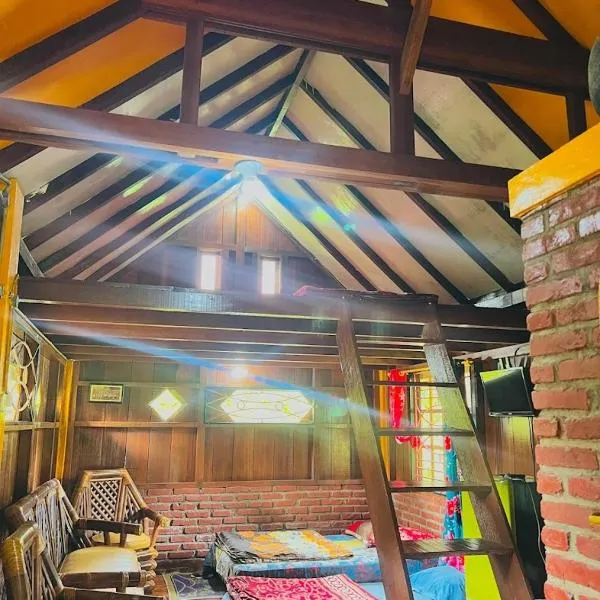 Swindo Homestay 77, Small House, hotel v destinaci Berastagi