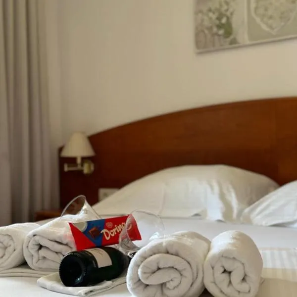 ''ROOM 1 - breakfast included''，位于坎普尔的酒店