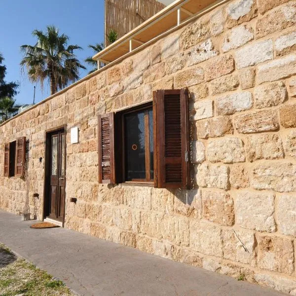 Dar24, hotell i Batroûn