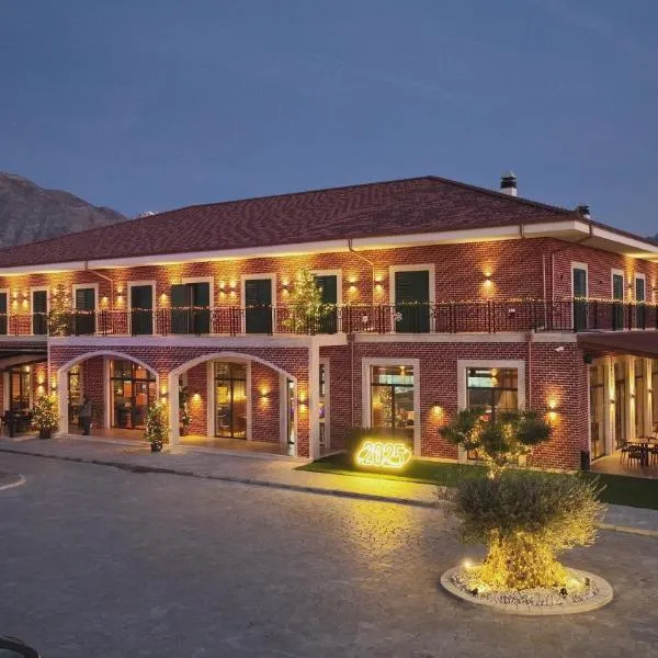 Porta e Alpeve, hotel v destinaci Gradec