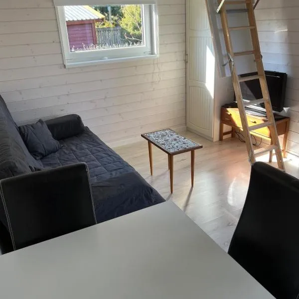 ATTEFALLSHUS on HÖNÖ, 4 beds, hotel in Hönö