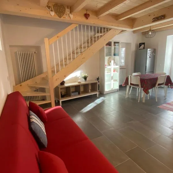 Holiday home Black Eagle, hotel en Mandello del Lario