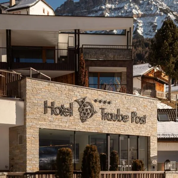 Aktiv- und Wellnesshotel Traube- Post, hotel em Curon Venosta