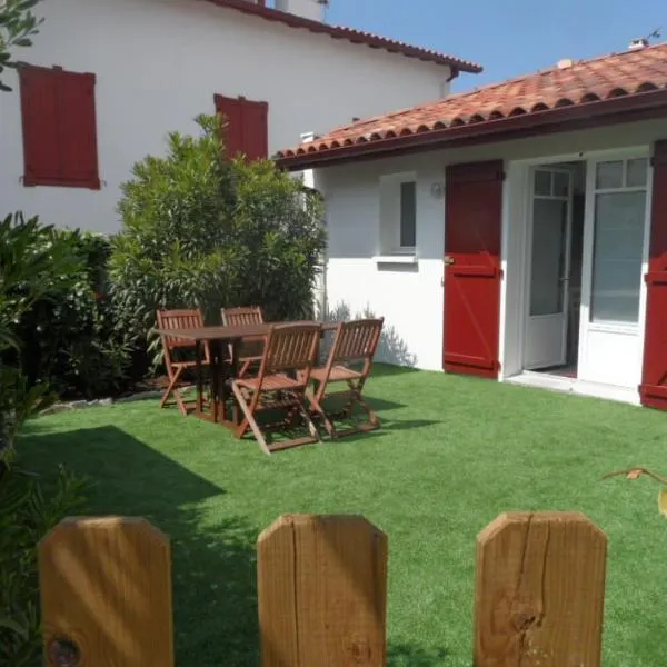 Pinpirinia min 3 nuits, hotel in Guéthary