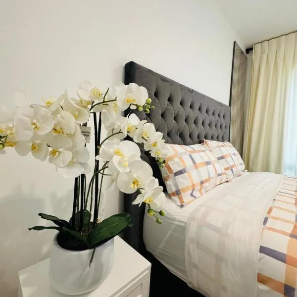 Separate entry room with share bathroom, hotel in Taupo