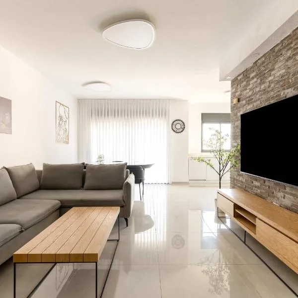 פנינת הקריות, hotel in Qiryat Ata