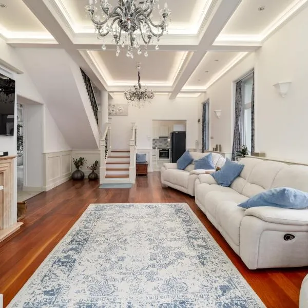 Uhu Villa 750 m2 - Budapest, hôtel à Budapest
