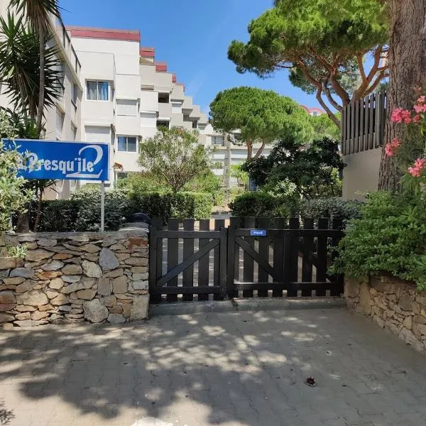 T2 cabine relooké avec piscine idéalement situé,位于格吕桑的酒店