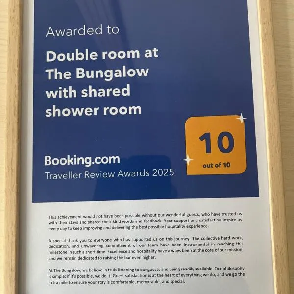 The Bungalow by SJP - Double Room, hotel v destinaci Kettering