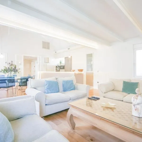 Duplex de lujo junto al Bernabéu Real Madrid, hotel in Madrid
