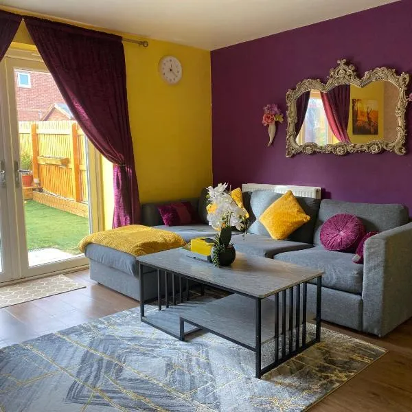 1 minute walk to Liverpool Stadium Free Private Parking, Anfield Liverpool Entire House, Hotel in Liverpool