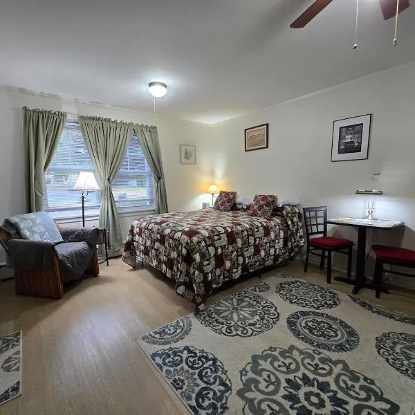 Saranac Lake Studio Apartment, hotel in Saranac Lake