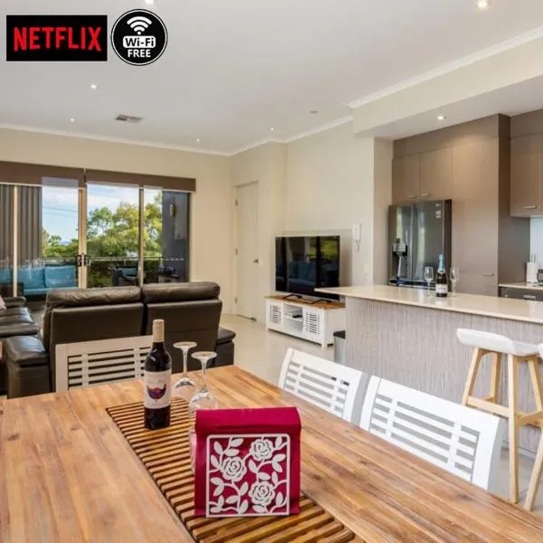 Keith's on Pumicestone, 1 of the 3 most popular units on Bribie, hotel a Bongaree