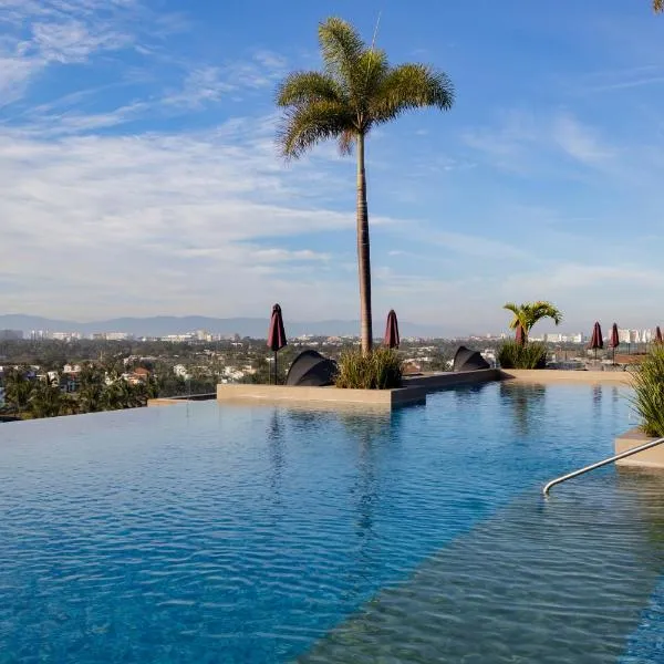Charming 2BR Condo with Private Terrace in Nuevo Vallarta-Pool-Panoramic Views!, hotel v destinaci Nuevo Vallarta