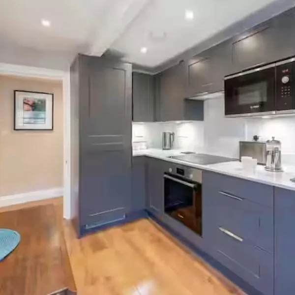 Stunning & spacious city centre flat, hotel in Bath