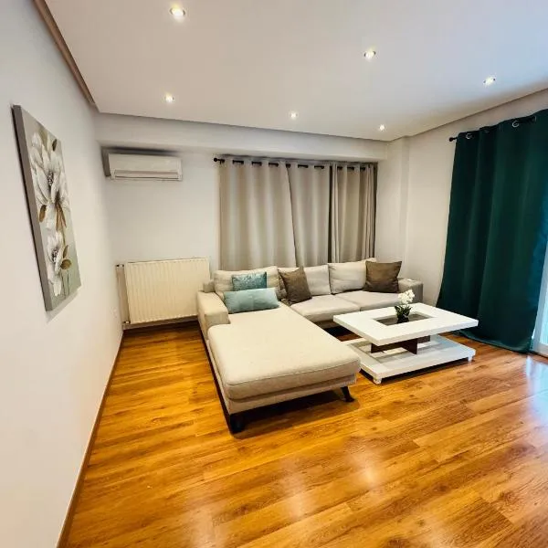 Charming house by the beach, hotel in Athens