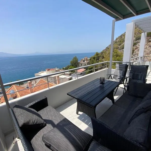 Premium Luxury Condo with breathtaking views, hotel in Loutraki