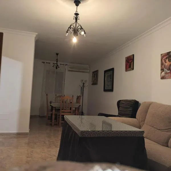 chalet adosado La morena cerca del caminito del rey, ξενοδοχείο σε Ardales