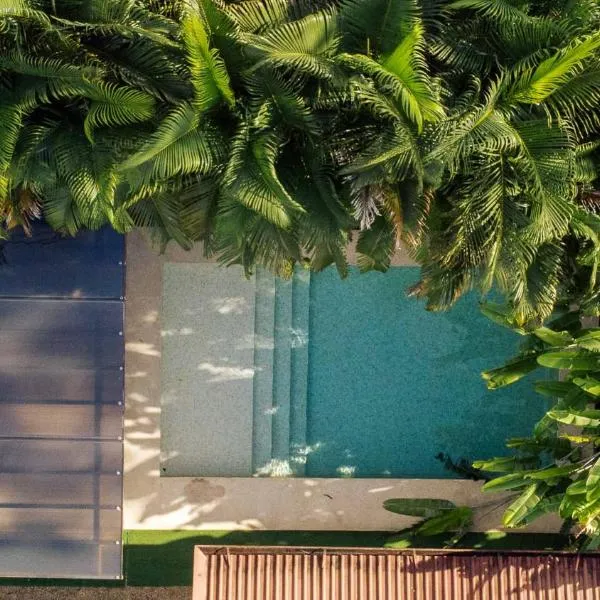 Casa Heliconias La Fortuna Private Pool、フォルトゥナのホテル