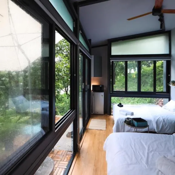 Wind over Waters Cabin 1, hotel in Pune