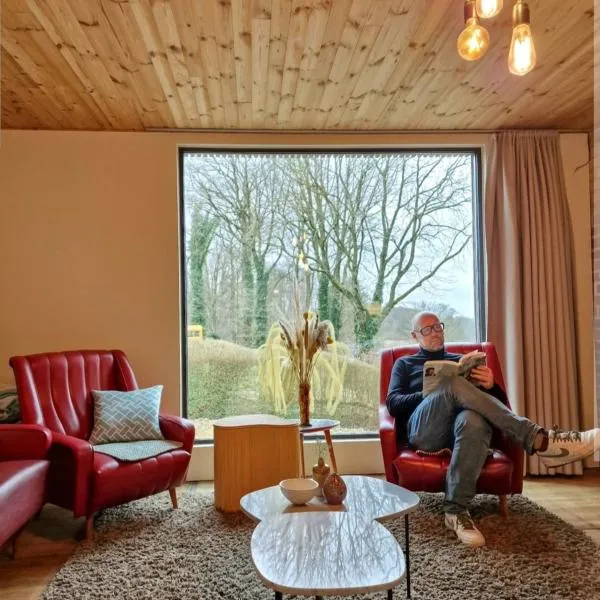 Appartement met terras 2 - 8 gasten Heuvelland Rodeberg, hotel in Heuvelland