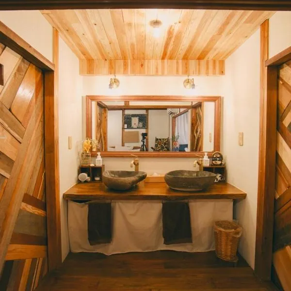 宿たぬきのねどこ GUESTHOUSE TANUKI, hotel en Tokoname