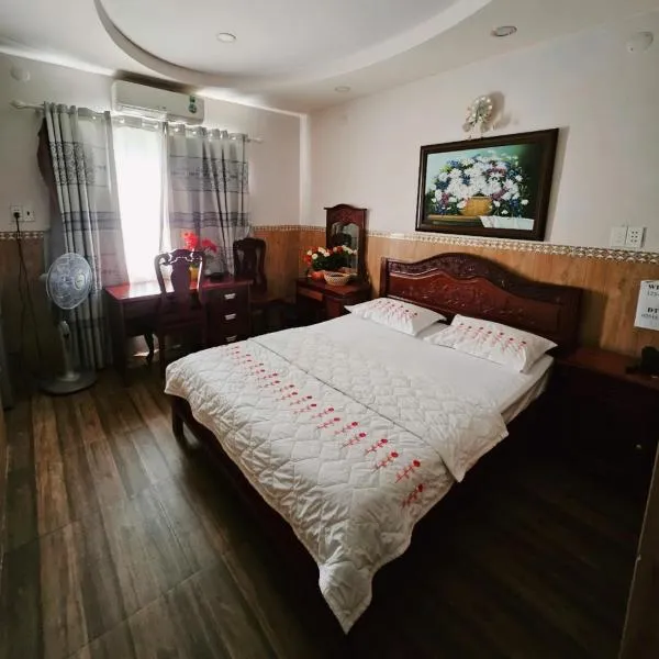 SaoMai Hotel - Khách Sạn SaoMai, hotel in Ấp Thành
