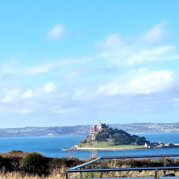 Very Spacious, Great location. Castle and Sea view, hotel en Marazion