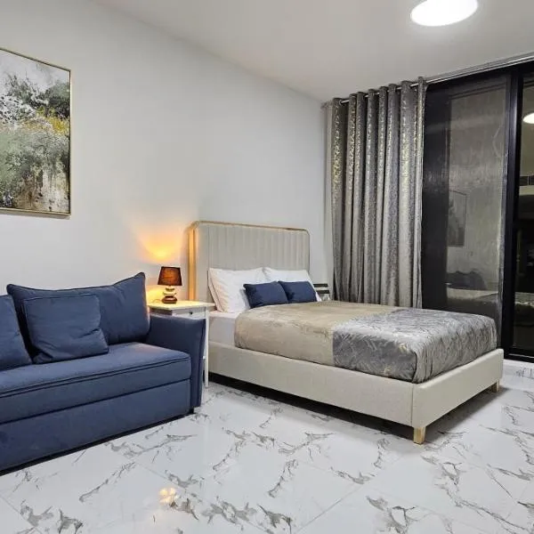 Unique studio E16, hotel in Ras al Khaimah