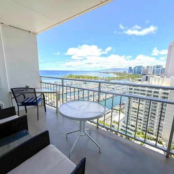 Ilikai Apt 2127 - Spacious Studio with Spectacular Ocean & Harbor Views, hotell Honolulus