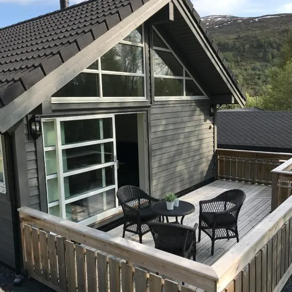 Amazing home in the heart of Nordfjordeid, ξενοδοχείο σε Nordfjordeid