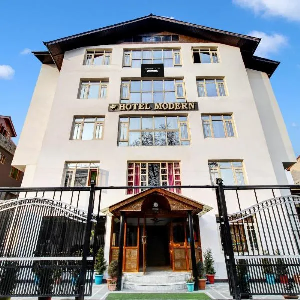 Super Townhouse Rajbagh Formerly Hotel Modern, hotel di Srinagar
